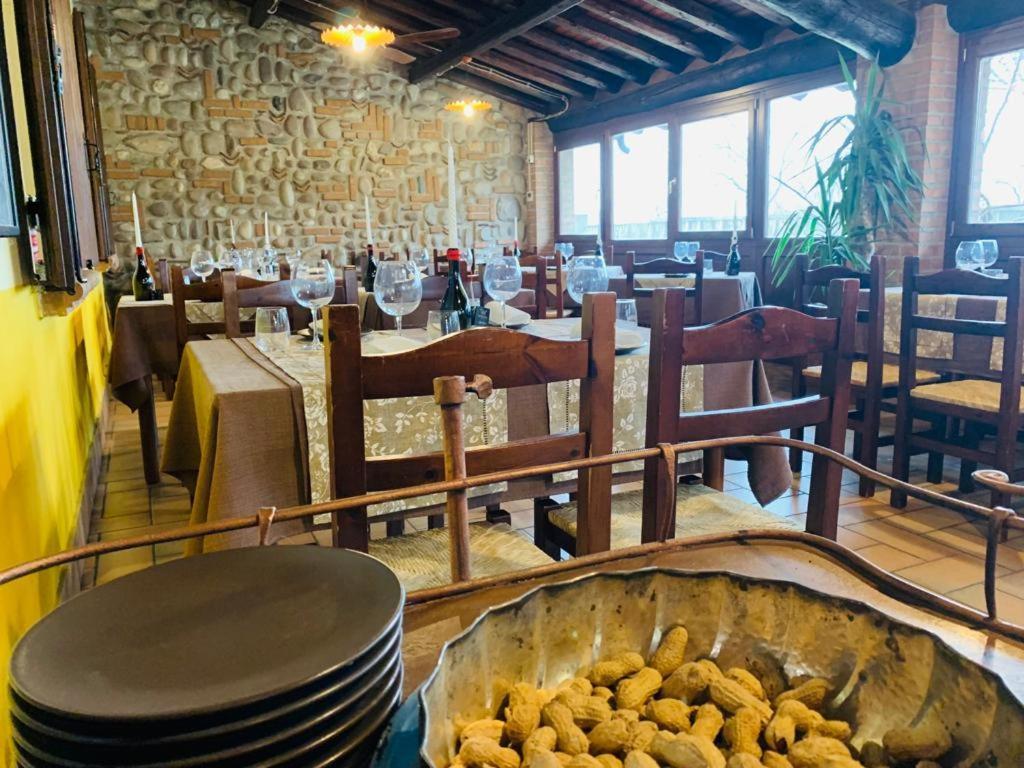 Agriturismo La Pace Villa Valeggio sul Mincio Luaran gambar