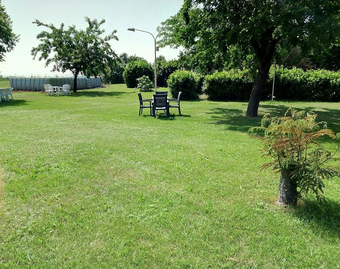 Agriturismo La Pace Villa Valeggio sul Mincio Luaran gambar