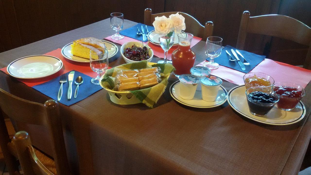 Agriturismo La Pace Villa Valeggio sul Mincio Luaran gambar